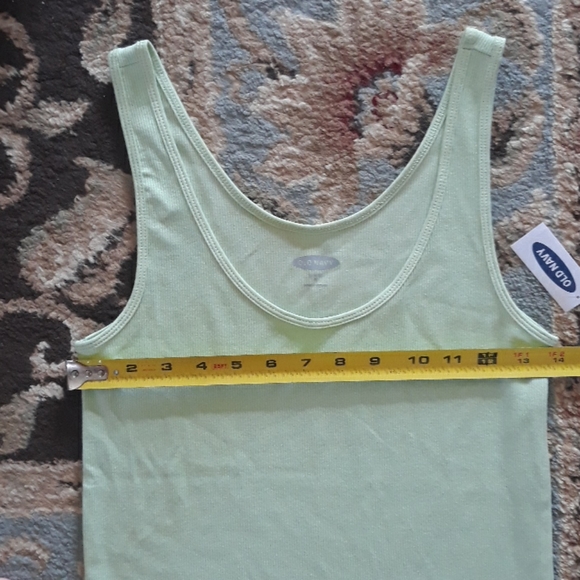 Old Navy slim fit tank - Picture 5 of 8